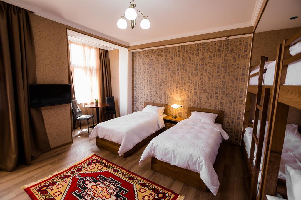Metekhi'S Galavani Hotel Tbilisi Zimmer foto